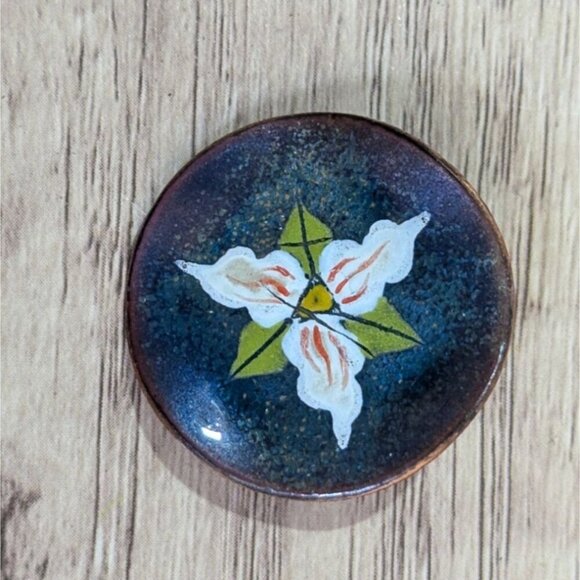 Vintage Round "Star & Flower" Enamel Brooch Pin copper 1.5" - Picture 1 of 5